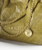 CHANEL / CHANEL 22 HANDBAG Crumpled Calfskin & Gold-Tone Metal Green - Image 3