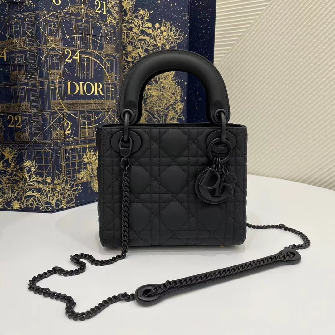 2b7161f3a093fb772e7e021fdb3e3c5.jpg Dior three grid series matte black - Image 1
