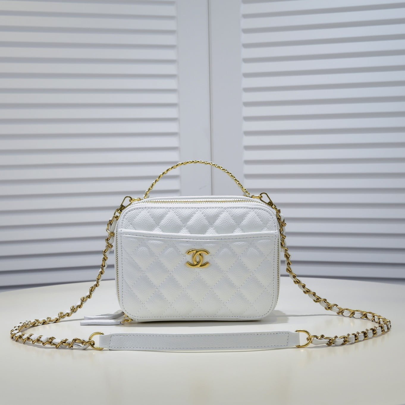 a1648670354119_8060.jpg Chanel Caviar alphabet Camera chain crossbody White handle bag - Image 1