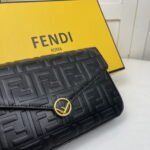 FENDI Three-piece leather wallet 2122 Size: 23CM - Image 4