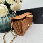 Chanel chain crossbody bag diamond and litchi cowhide Brown 50098 size: 19*10*3.5㎝ - Image 6