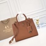 Burberry tote calfskin bag 8376 brown size: 27 * 11 * 20 cm