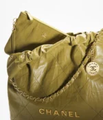 CHANEL / CHANEL 22 HANDBAG Crumpled Calfskin & Gold-Tone Metal Green - Image 4