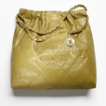 CHANEL / CHANEL 22 HANDBAG Crumpled Calfskin & Gold-Tone Metal Green