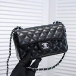 Chanel Lamb skin chain crossbody bag with sliver hardware 1116 SIZE: 20*14*7cm/25.5*16*6.5cm/30*18*8cm - Image 3