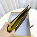 FENDI Large capacity Handbag Size: 20 * 30cm - Image 3