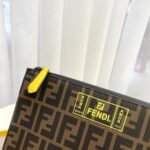 FENDI Large capacity Handbag Size: 20 * 30cm - Image 4