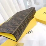 FENDI Large capacity Handbag Size: 20 * 30cm - Image 5