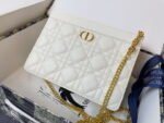 Dior new cowhide chain bag 9322 white size: 19*14cm - Image 4