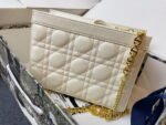 Dior new cowhide chain bag 9322 white size: 19*14cm - Image 6