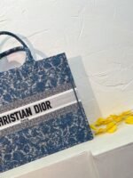 Dior book tote bag blue with small wallet size 41cm - Image 2
