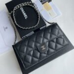 Chanel chain crossbody bag Cowhide with diamond lattice caviar Sliver hardware Black  A50076 size: 18*10.5*3.5cm