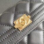 Chanel sheepskin Clutch bag with gold hardware size: 19*10cm - Image 6