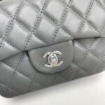 Chanel cf Square Fat 1115 sheepskin leather grey size: 18*14*7cm - Image 7