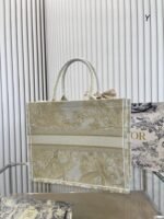 Dior BOOK Canvas tote size:  41*32/36*27cm - Image 2