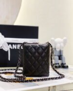 chanel22k dinner bag black Pearl string size: 11*9*4.5cm - Image 3