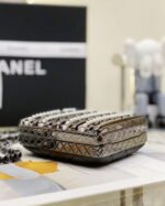 chanel22k dinner bag black Pearl string size: 11*9*4.5cm - Image 4