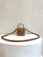 CELINE 23s Spring/Summer - Mini smooth leather makeup case brown 8080 Size: 9.5* 8* 9cm