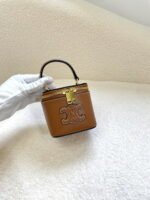 CELINE 23s Spring/Summer - Mini smooth leather makeup case brown 8080 Size: 9.5* 8* 9cm - Image 2