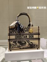 Dior 3D embossment book tote bag size: 42cm /36cm