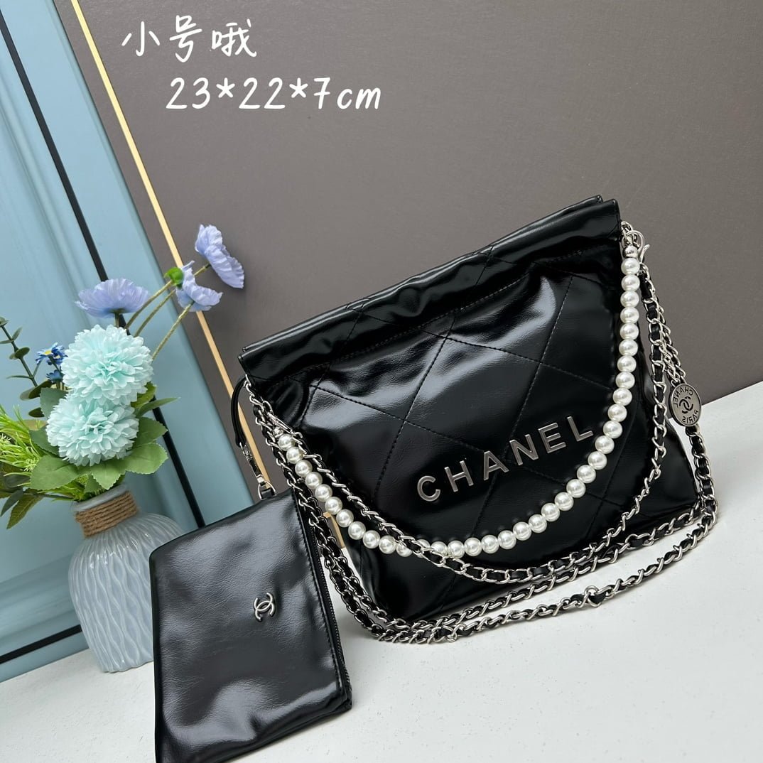 i1684615165_8504_0.jpg CHANEL Pearl garbage bag black with sliver hardware size: 23*28*22*7cm - Image 1