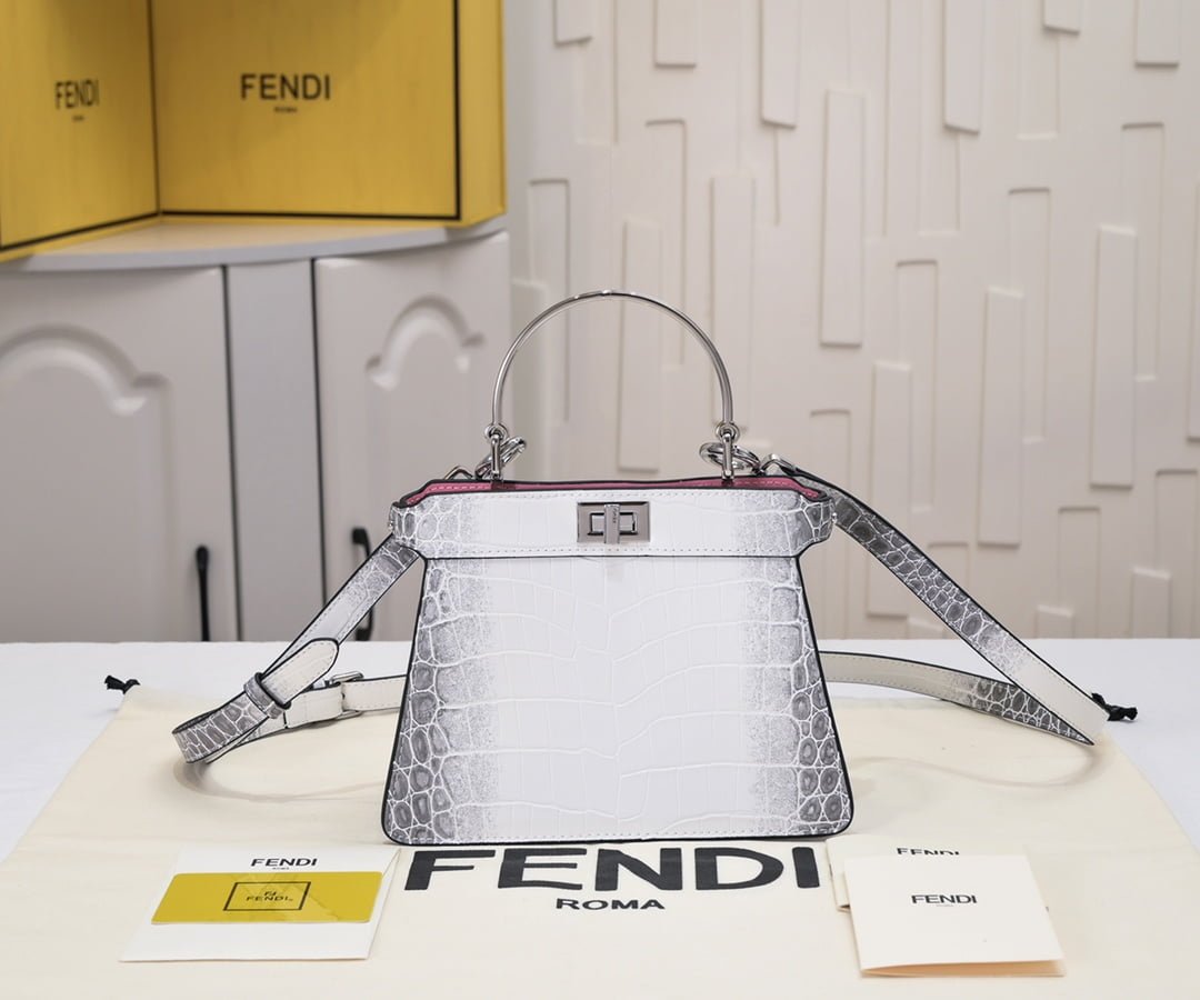 FENDI Peekaboo Crocodile Leather sliver hardware 23ss 335 Size: 20*15cm
