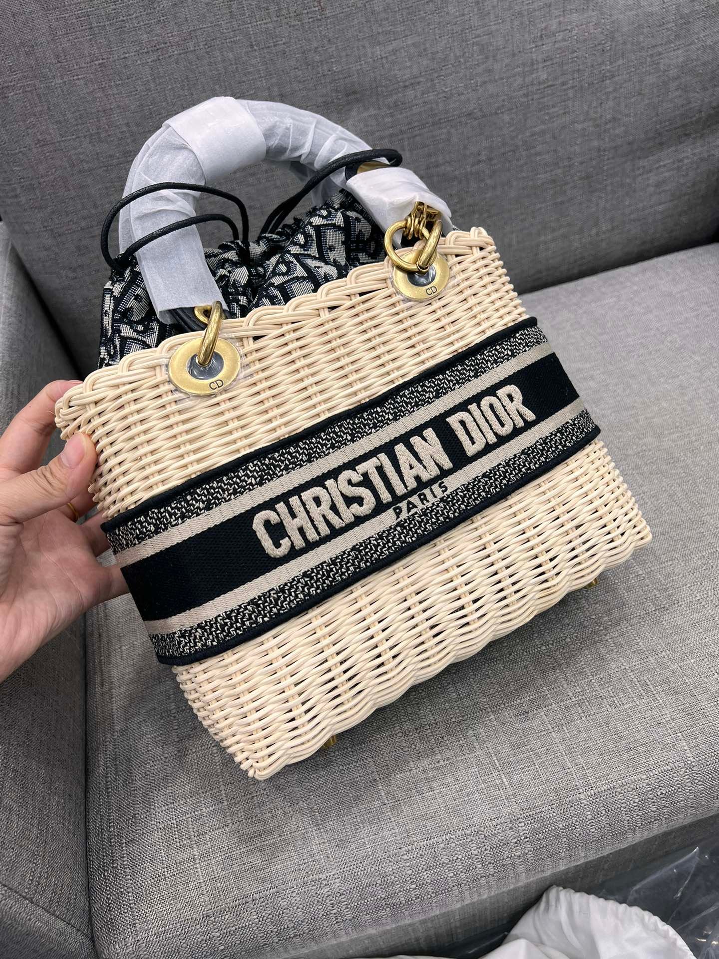 i1684751268_7495_2.jpg Dior bamboo basket woven Princess Diana - Image 1