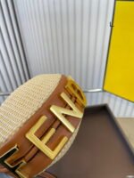 FENDI mini Straw half moon bag Pink Size: 18*9cm - Image 9