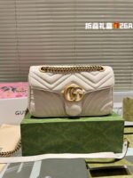 GUCCI / GG marmont cowhide cream white size: 26*14m
