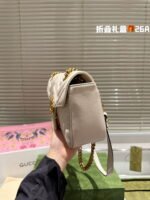 GUCCI / GG marmont cowhide cream white size: 26*14m - Image 5