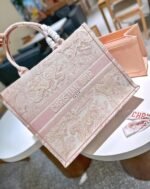 Dior presbyopia embroidery tote pink size mini: 20cm S: 26cm M: 35cm L: 41cm - Image 5