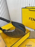 FENDI half moon bag underarm bag Size: 20*10cm /25*13cm - Image 4