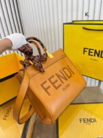 FENDI Tote bag Black/Brown/White Size: 25*22cm - Image 9