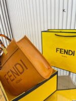 FENDI Tote bag Black/Brown/White Size: 25*22cm - Image 10