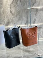 CELINE Caramel brown /Black bucket bag Size: 22*27cm - Image 2
