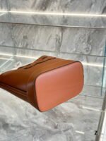 CELINE Caramel brown /Black bucket bag Size: 22*27cm - Image 7