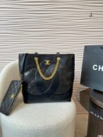 Chanel new tote bag size: 29*31cm