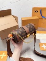 Louis Vuitton / LV prefall papillon trunk monogram round flip latch design crossbody bag - Image 4